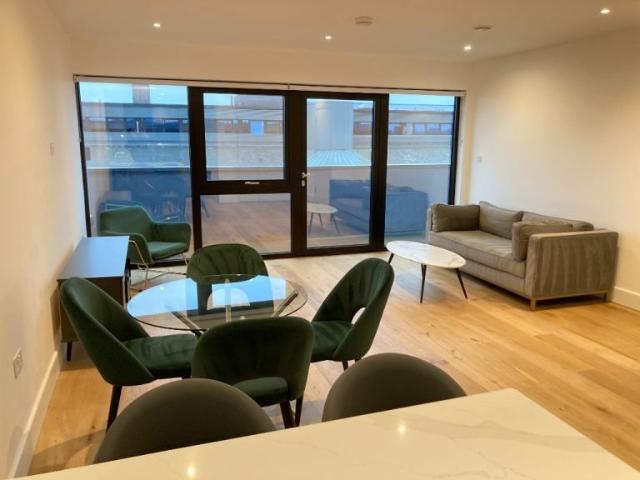 Very Near Gilette Corner Area, Brentford TW8, 3 bed flat to rent, £2,895 pcm | PrimeLocation