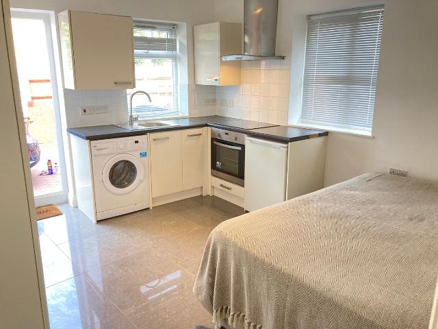 Very Near Olive Road Area, Ealing South W5, Studio to rent, £1,450 pcm | PrimeLocation