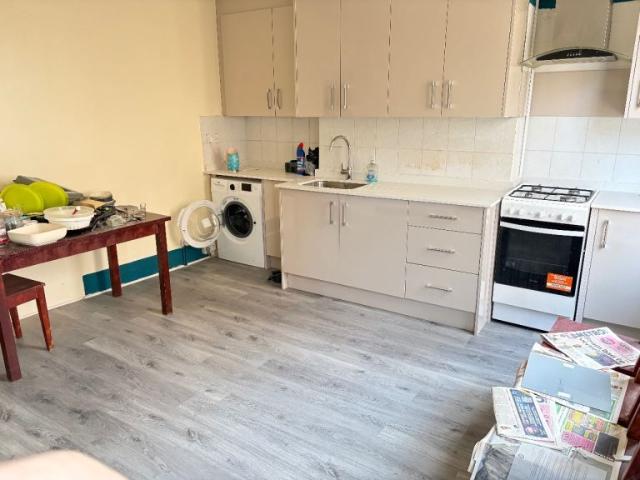 Very Near Morrisons Supermarket Area, Acton W3, 3 bed flat to rent, £2,750 pcm | PrimeLocation