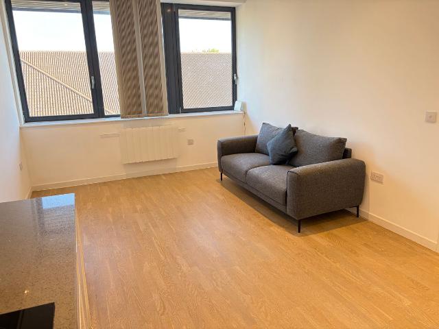 Very Near Riverbank Way Area, Brentford TW8, 1 bed flat to rent, £1,595 pcm | PrimeLocation
