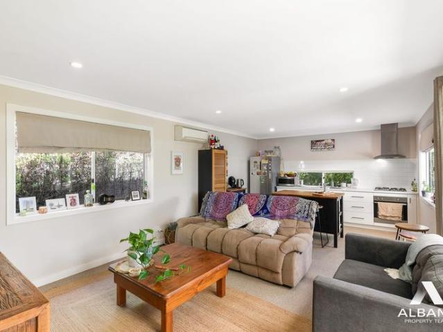 Very neat flat