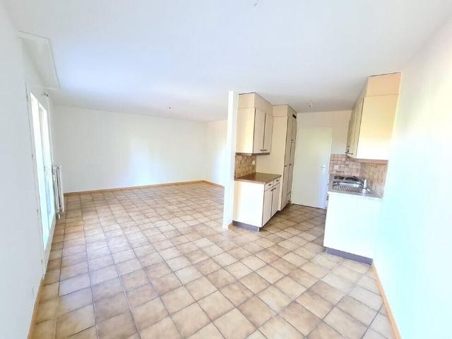 Fully renovated apartment with garden