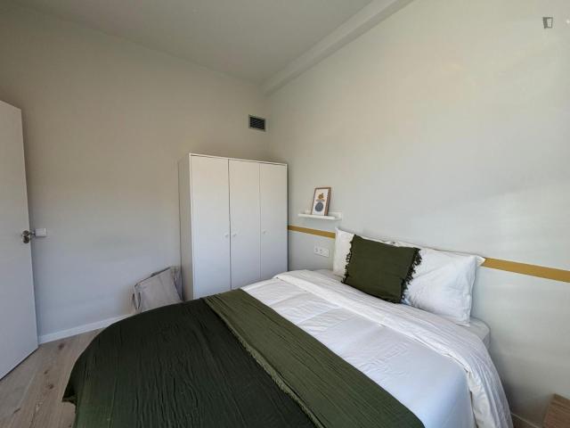 Very nice double bedroom in Les Corts