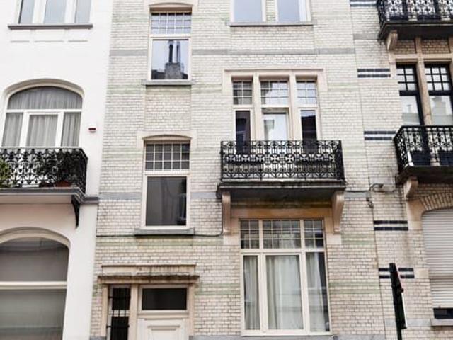 VERY NICE FLAT