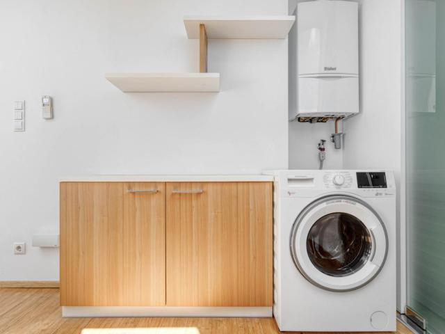 Very bright 1 bedroom flat near the Hütteldorfer Straße subway station