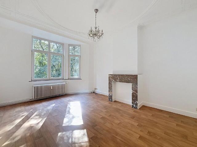 Very bright 2 bedroom flat – 95 m² – Overlooking a park