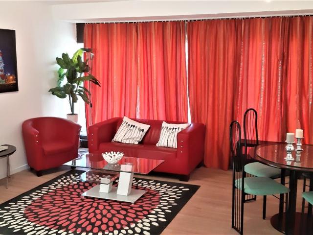Very bright and calm, stylishly furnished 3 room apartment in Berlin Steglitz first time use after renovation For 4 Persons, Berlin Amsterdam Apartments for Rent