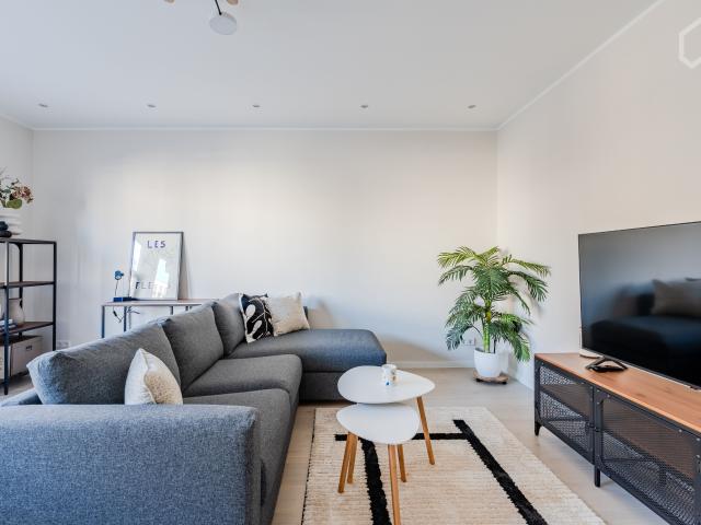 VERY BRIGHT FURNISHED APARTMENT FOR RENT IN THE IMMEDIATE VICINITY OF KURFÜRSTENDAMM