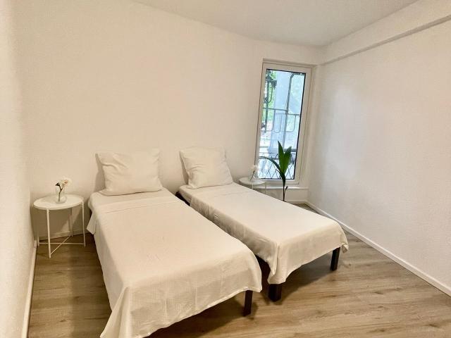 Very central and spacious 3 bedroom flat, Bremen Amsterdam Apartments for Rent