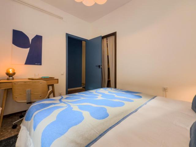 Very charming double bedroom in La Sagrada Família