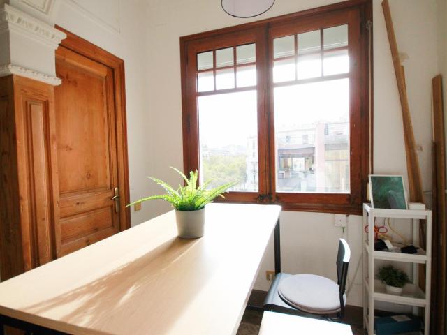 Very comfy double bedroom inLa Nova Esquerra de l'Eixample