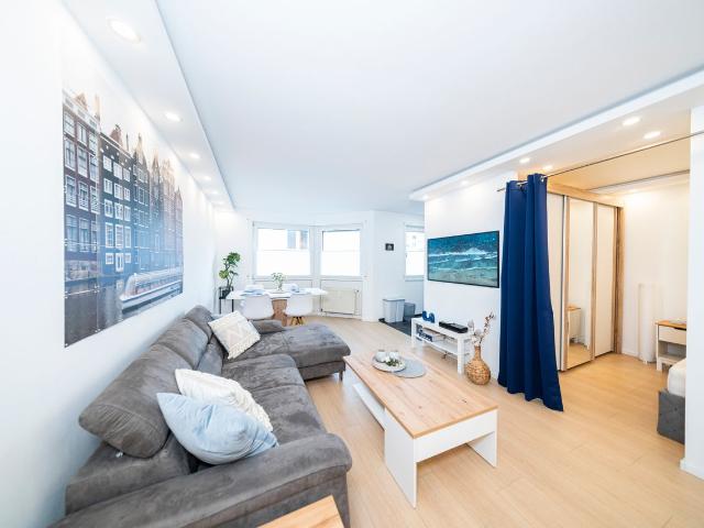 Very high quality apartment, first occupancy after renovation, close to the center, Pforzheim Amsterdam Apartments for Rent