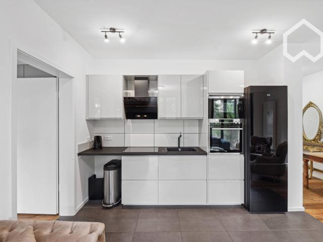 Very high quality & modern apartment with floor to ceiling windows & private terrace in Reinickendorf