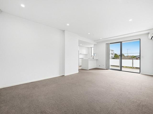 Very Large Modern 2 Bedroom Apartment