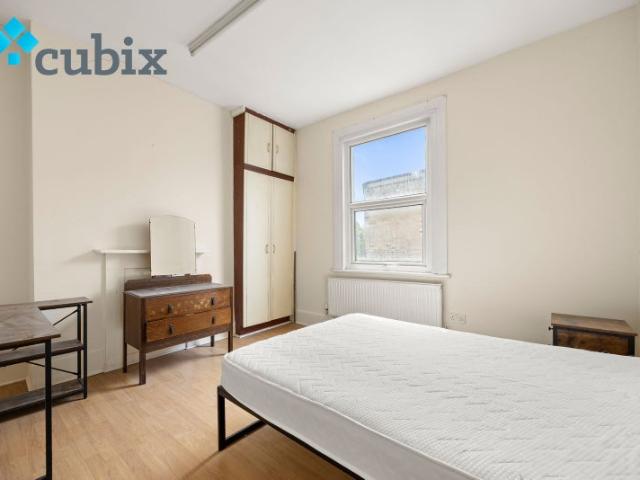 Very large split level 2 bedroom flat in lewisham