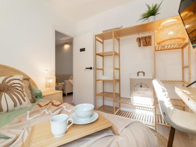 Very pleasant double bedroom in El Carmel