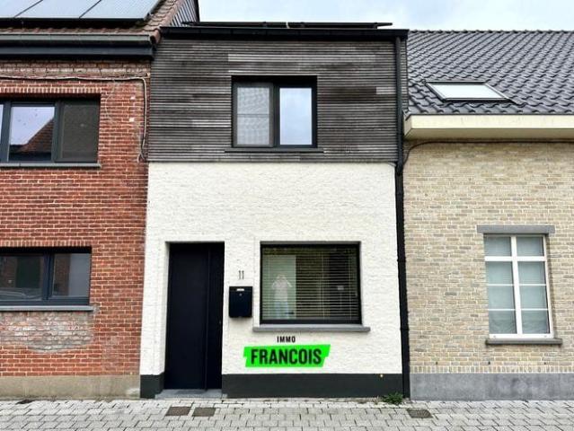 Very qualitatively renovated terraced house with high finis…