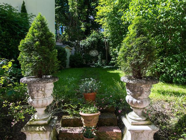 Very quiet apartment with balcony to the garden, Frankfurt Amsterdam Apartments for Rent