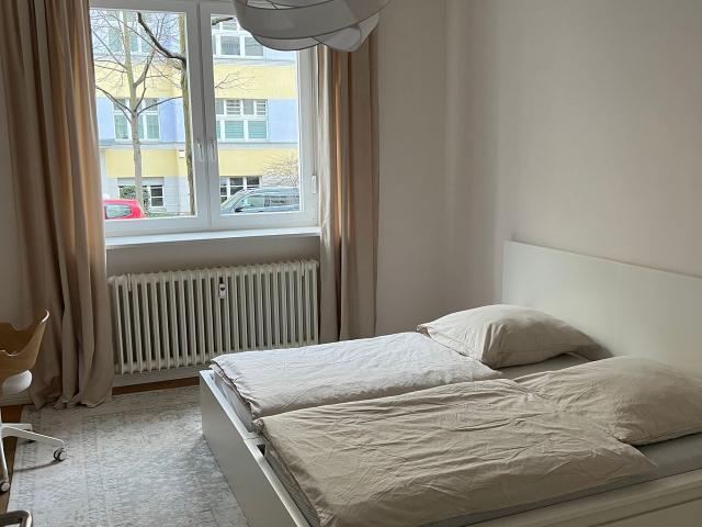 Very quiet, high quality & modernly furnished 3 room apartment for up to 4 people  200m from Kurfürstendamm, Berlin Amsterdam Apartments for Rent