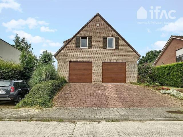 Very quietly located villa