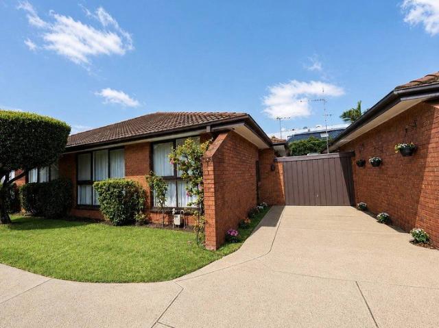 SURPRISINGLY SPACIOUS BEAUTIFULLY UPDATED VILLA WITH GENUINE HOUSE LIKE PROPORTIONS