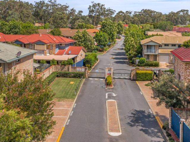 Very Rare Low Set Unit in Lovely Victoria Cove