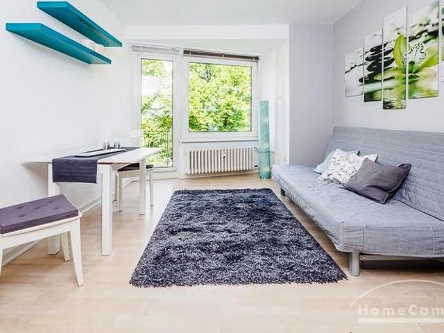 Very simply furnished apartment directly at the Alster