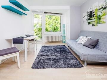 Very simply furnished apartment directly at the Alster