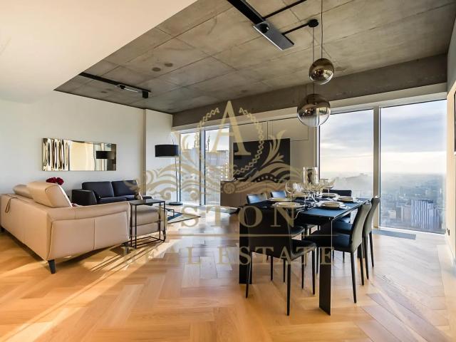 Very spacious apartment on Złota 44