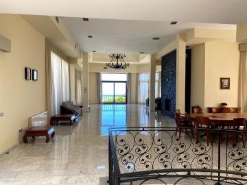 Very spacious villa for rent with 5 bedrooms
