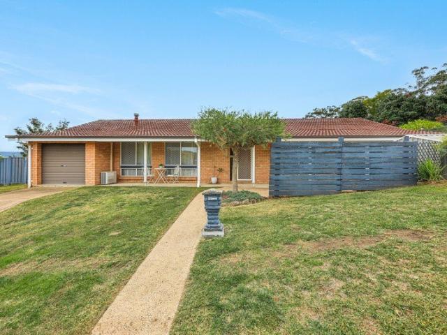 Very Spacious 4 Bedroom Home With Pool