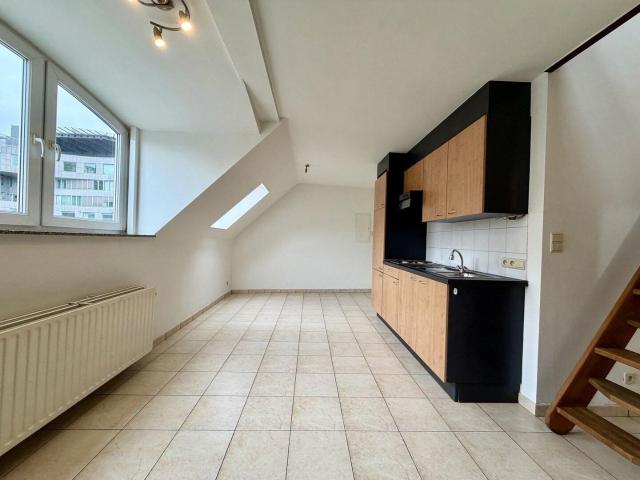 Verzorgd 1 slaapkamer duplex appartement gelegen aan het Onz