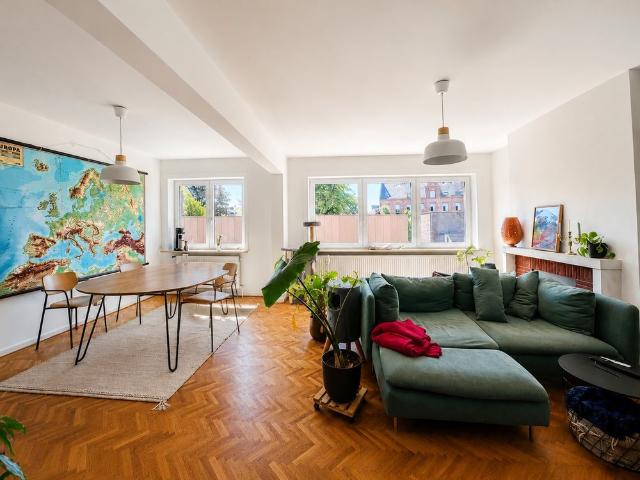 Verzorgd appartement met twee slaapkamers en balkon nabij het Sint Pietersstation