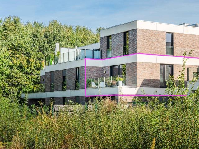 Verzorgde appartement + € 100 EUR autostaanplaats