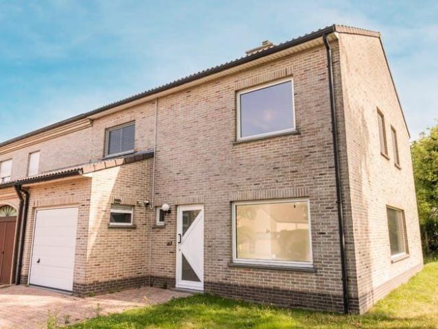 Verzorgde woning met 3 slpk, tuin en garage te Halle
