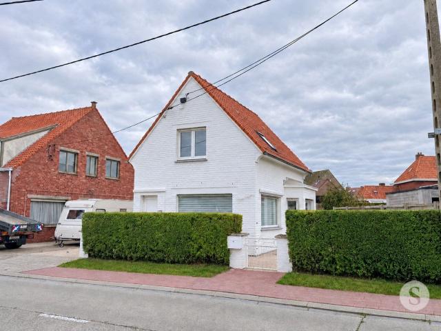 Verzorgde woning met twee slaapkamers en groot terras te.