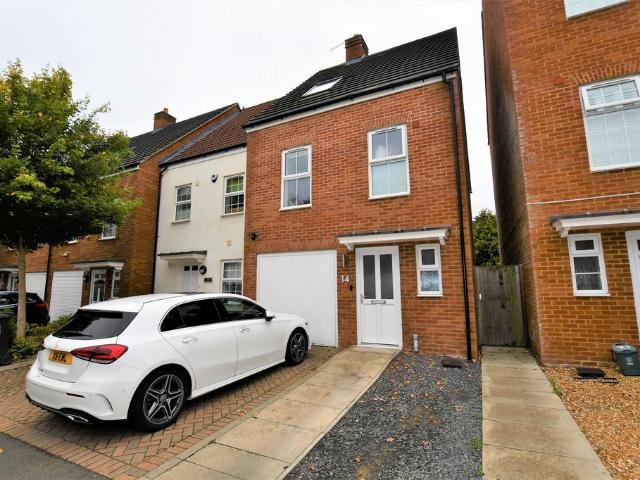 Ver Brook Avenue, Markyate, AL3 3 bed end of terrace house to rent £2,000 pcm £462 pw
