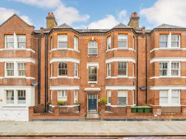 Vera Road, London SW6 2 bed flat to rent £2,900 pcm £669 pw