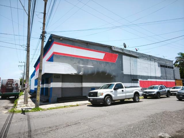Veracruz Centro, local comercial con bodega y oficina en RENTA