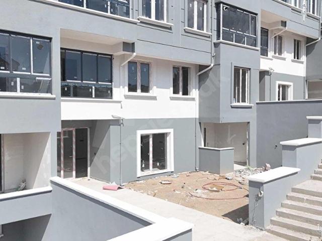 VERA'da YEŞİL VADİ DE ANAHTAR TESLİM BAHÇELİ LÜKS DUBLEKS DAİRE