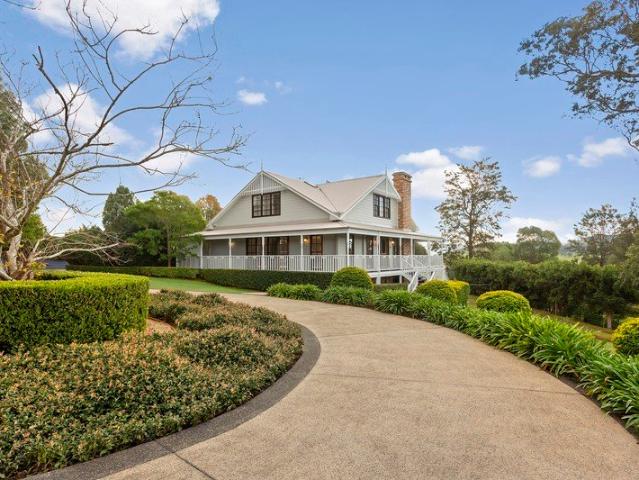Verandahs, Valley Views, and a Family Life Beautifully Set Up
