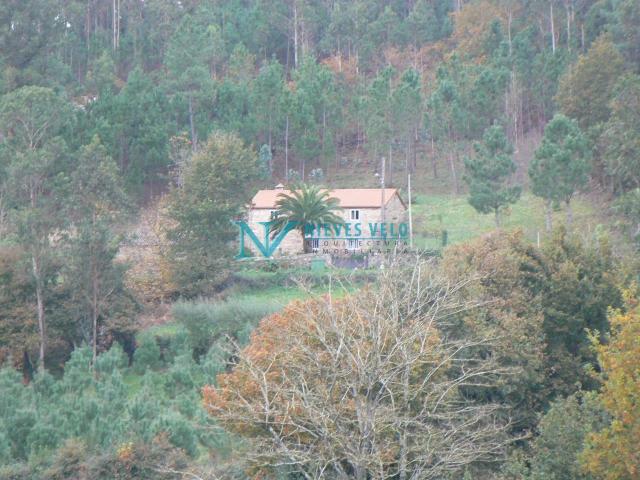 Verdes:Preciosa casa de piedra para rehabilitar en entorno natural
