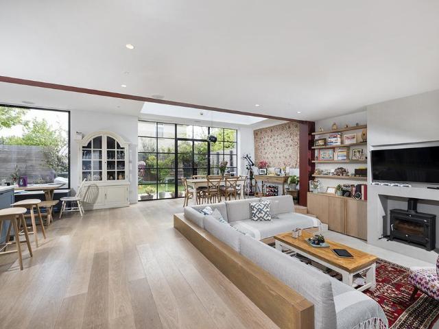 Verdun Road, London SW13 4 bed semi detached house to rent £6,500 pcm £1,500 pw