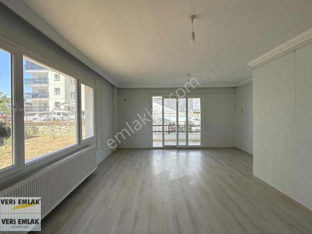 Veri'den Ayrık Nizamda 2+1 Ferah Ve Kullanışlı Kiralık Daire