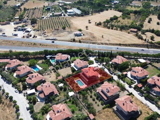 Veri'den Turunçevler'de Havuzlu, Eşyalı Kiralık Müstakil Villa!