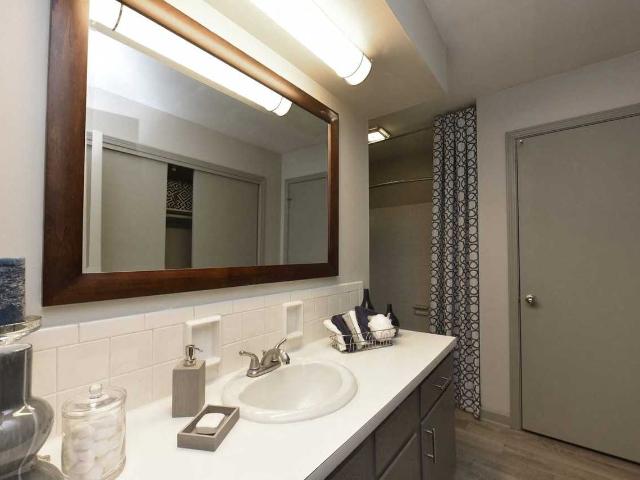 Veridian Castleton 2 Bedroom Apartment for Rent at 7503 Ivywood Cir, Indianapolis, IN 46250 Allisonville