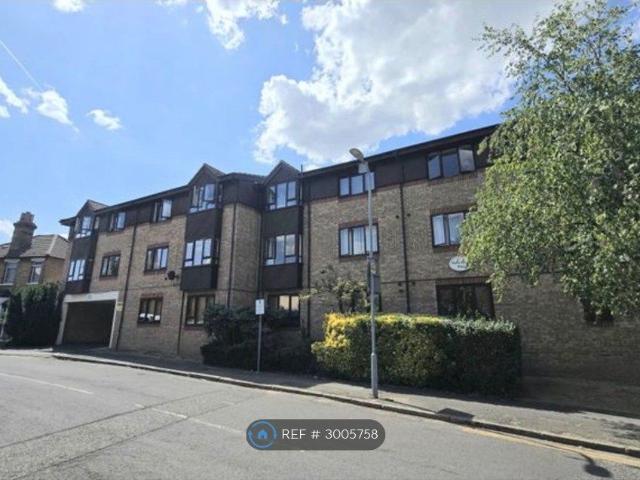 Verity House, Romford RM7, 1 bed flat to rent, £1,500 pcm | PrimeLocation