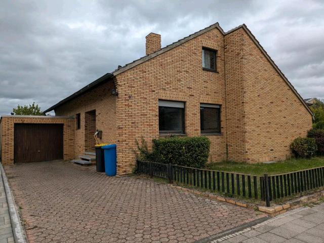 VERKAUF: freistehendes Einfamilienhaus Bungalow inkl. Garage