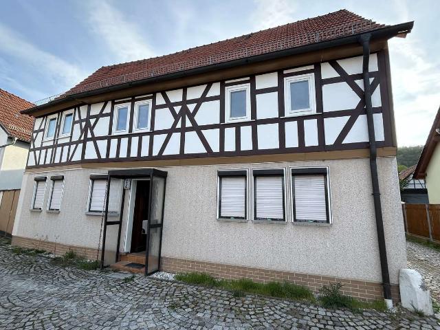 Verkaufe Einfamilienhaus mit Gartenland, Hof und Scheune