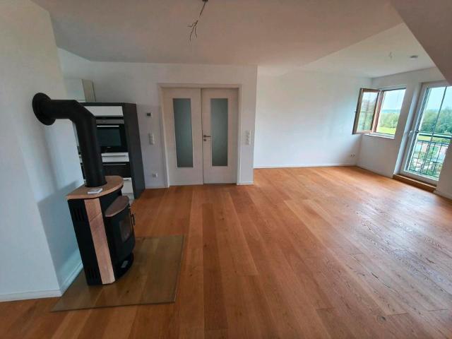 Verkaufe Eigentumswohnung Wohnung DG Wohnung